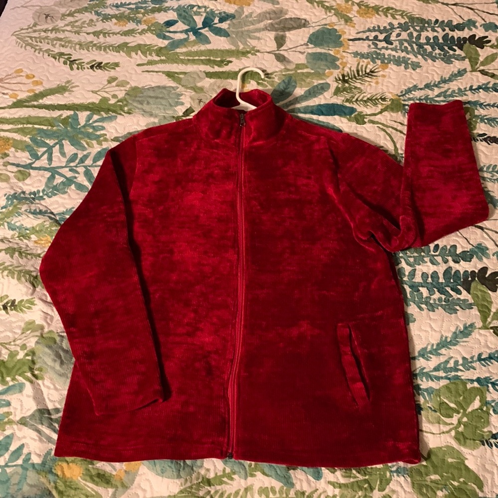 Cozy full zip red jacket with pockets